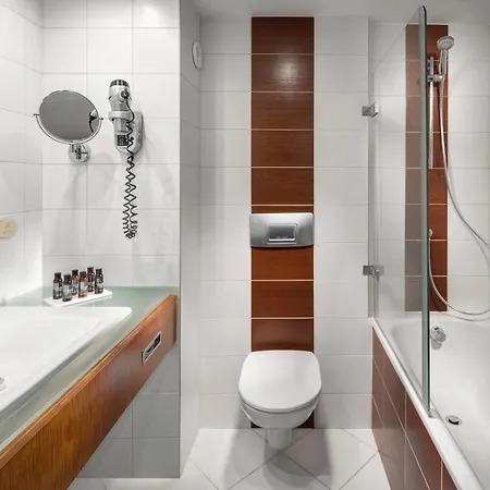 Quality Exhibition Centre Отель 4*