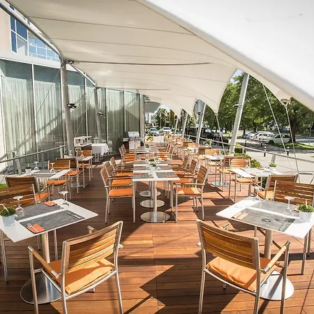 Отель Quality Exhibition Centre 4*